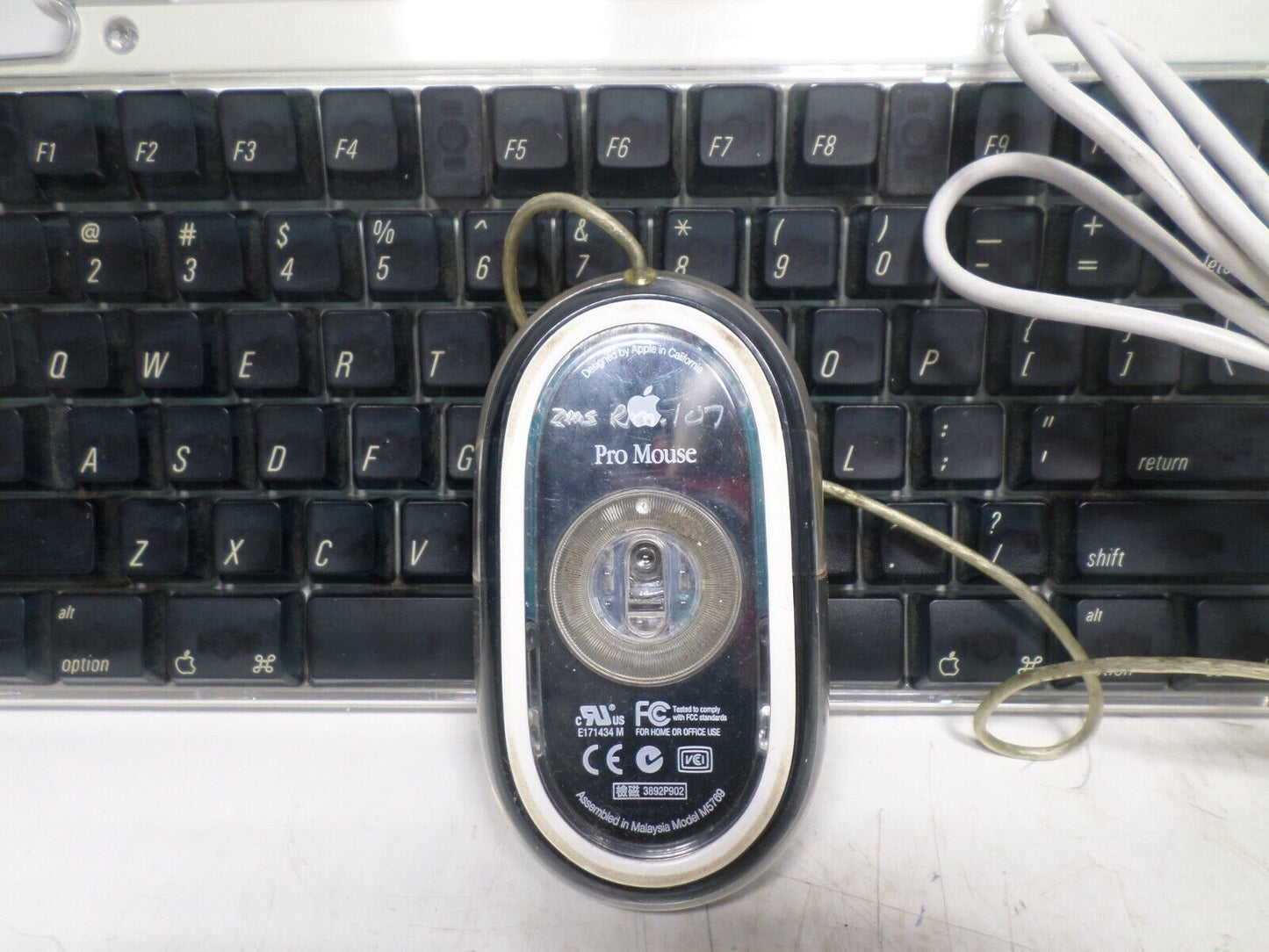 VINTAGE Apple Pro Keyboard Model M7803 Black Keys Clear Cover & Puck Mouse M4848