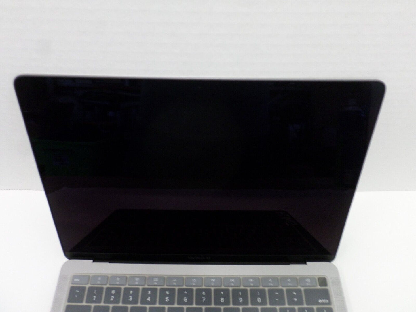 Apple MacBook Air 13.3" A1932 - SSD, Intel Core i5 8th Gen., 1.60 GHz, 8GB