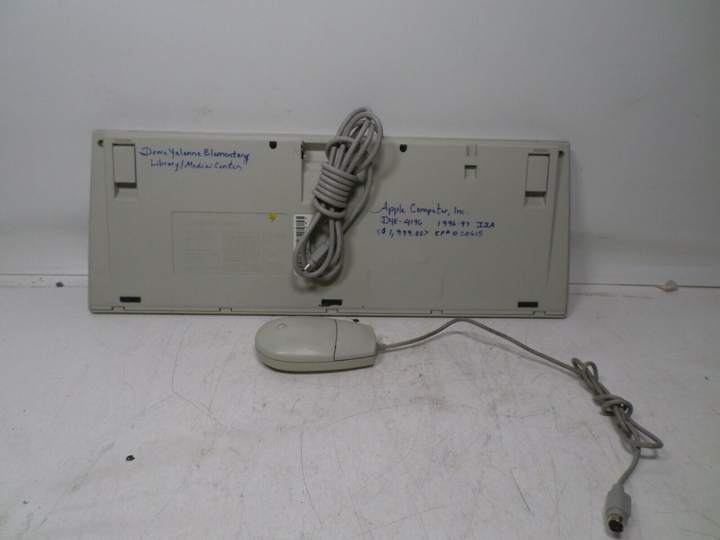 Vintage APPLE Design Macintosh Keyboard M2980  & Wired Bus Mouse M2706