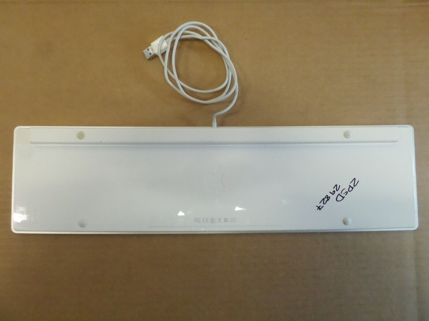 Apple A1243 USB Wired Standard Keypad - White - Tested!!