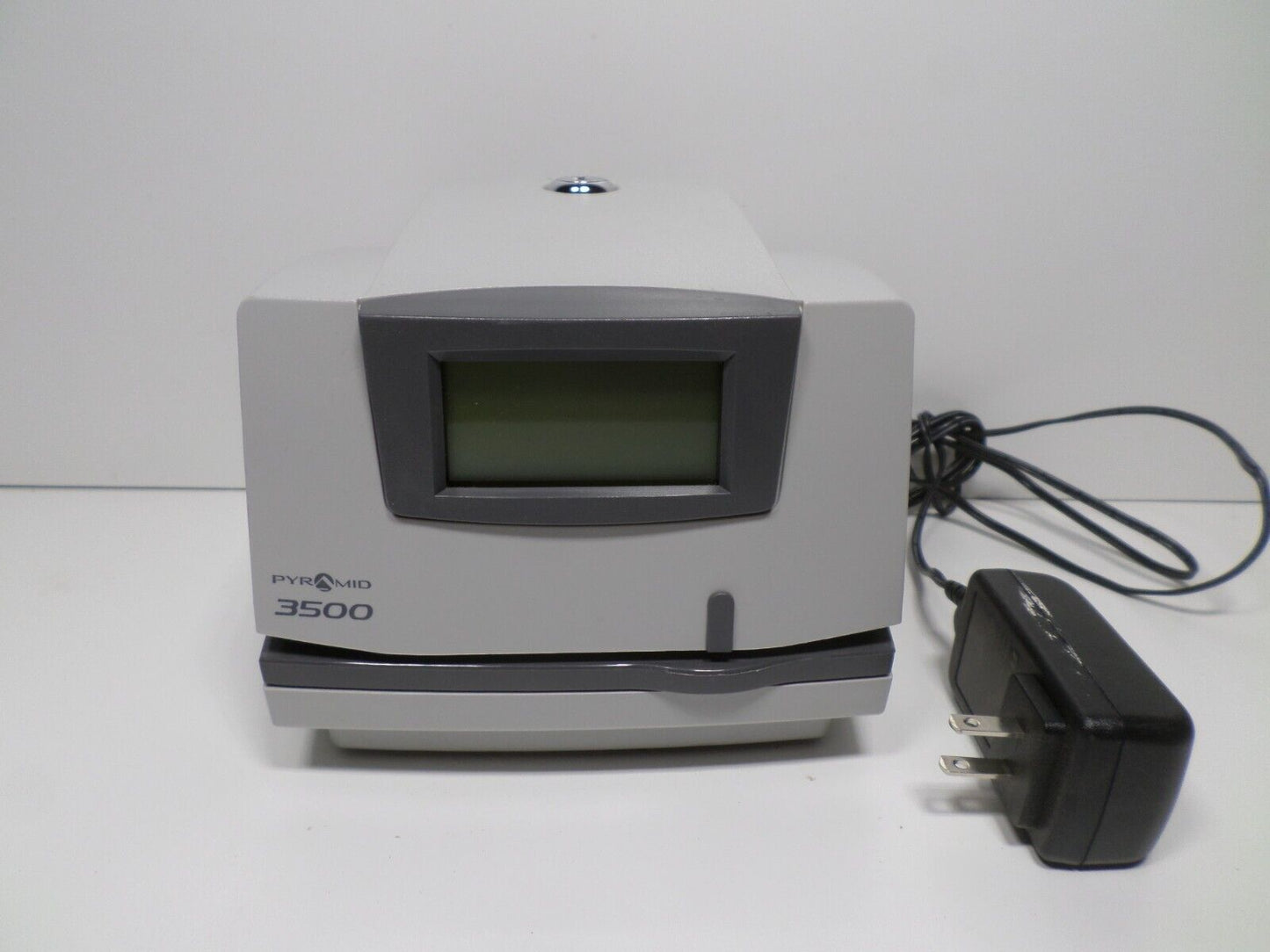 Pyramid 3500 Time Clock w/PwrCrd (PwrsOn) No Key - No Mounting Screws - USED
