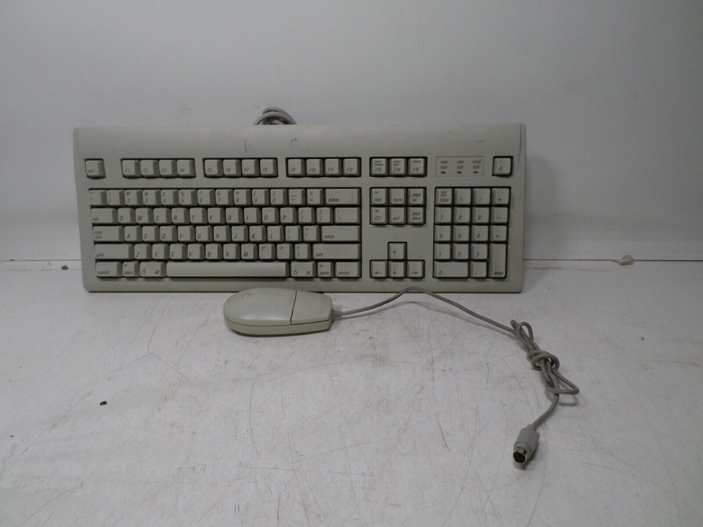 Vintage APPLE Design Macintosh Keyboard M2980  & Wired Bus Mouse M2706