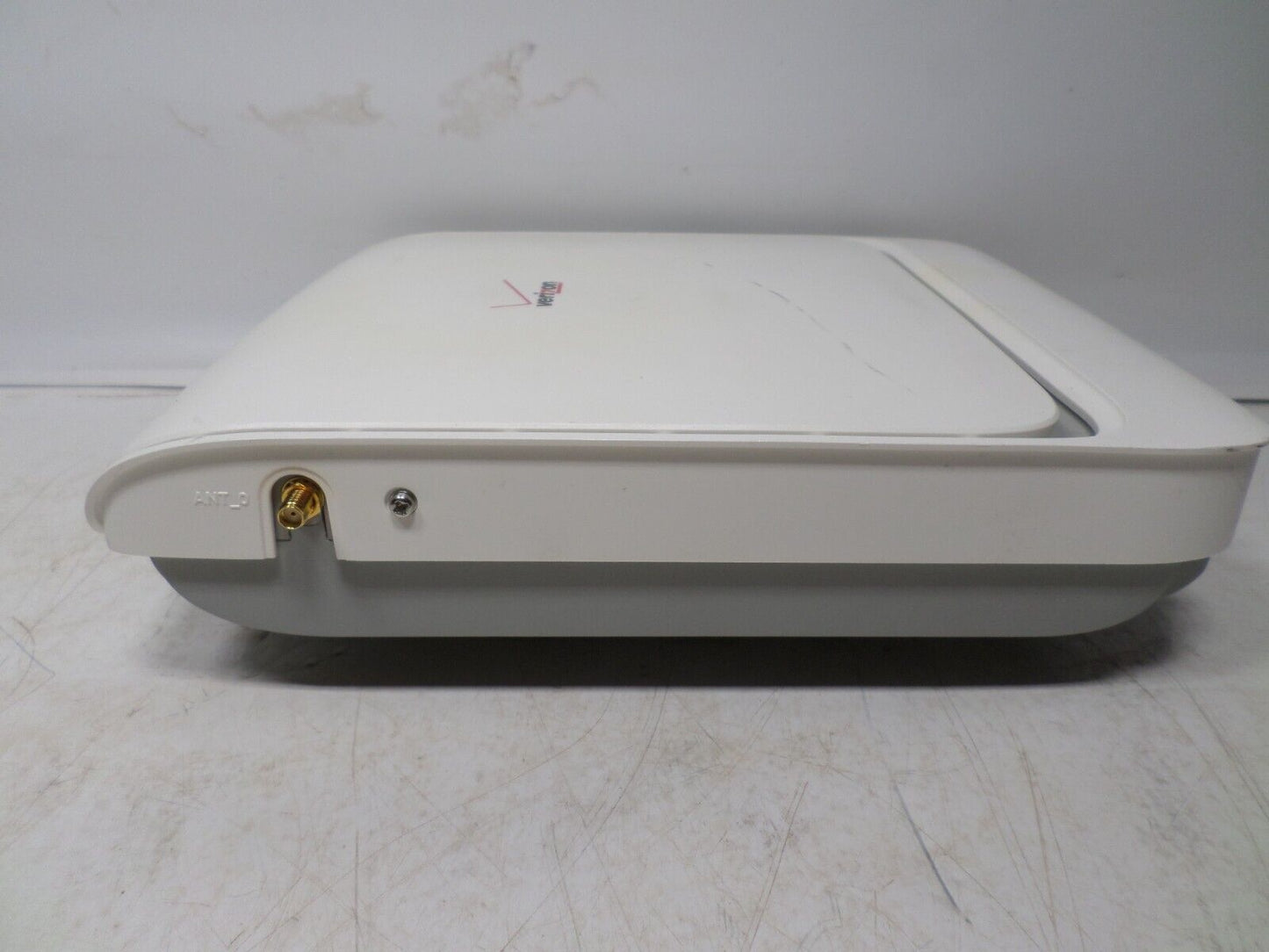 Samsung Verizon 4G LTE Network Extender Enterprise SLS-BU102