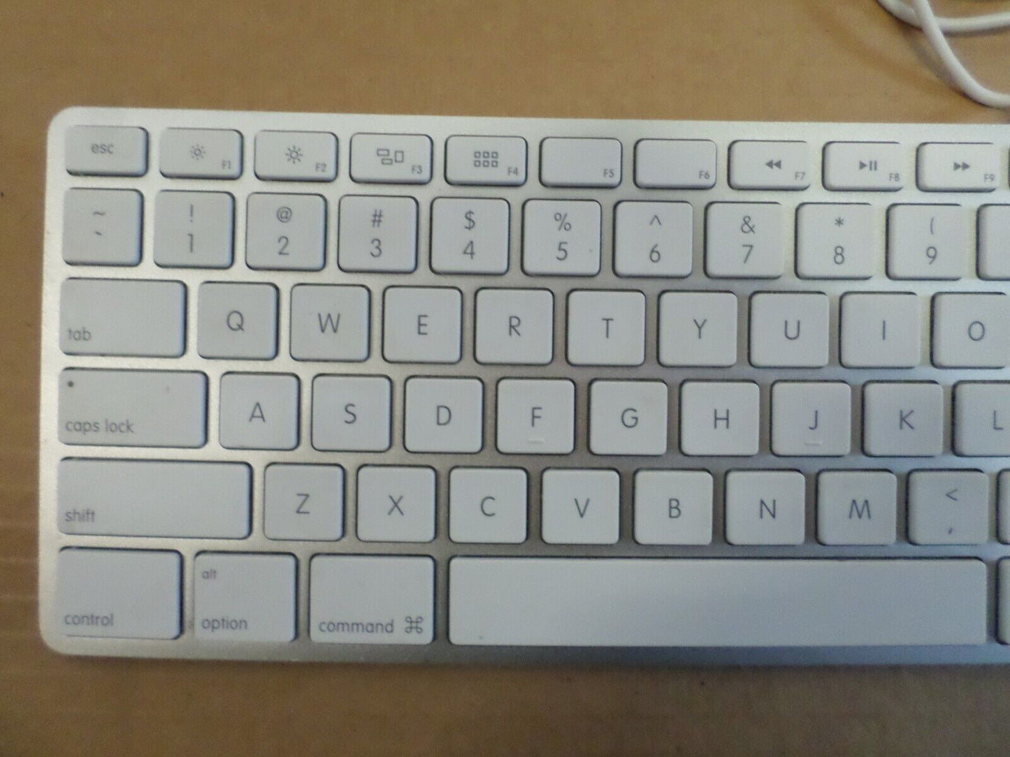 Apple A1243 USB Wired Standard Keypad - White - Tested!!