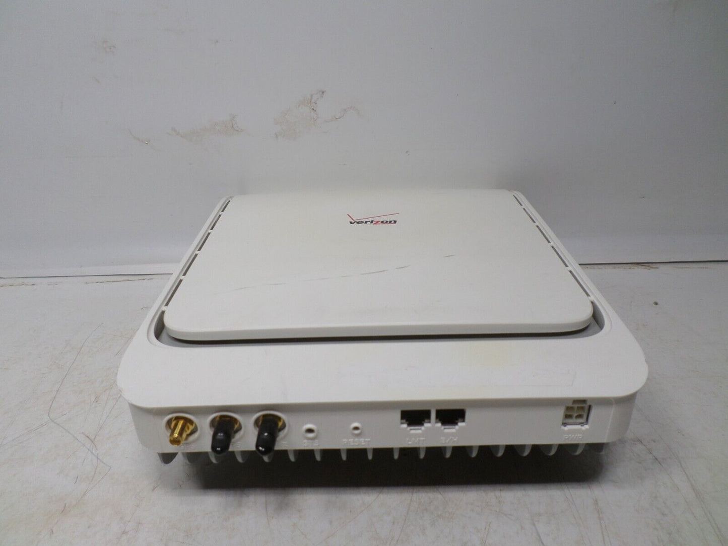 Samsung Verizon 4G LTE Network Extender Enterprise SLS-BU102