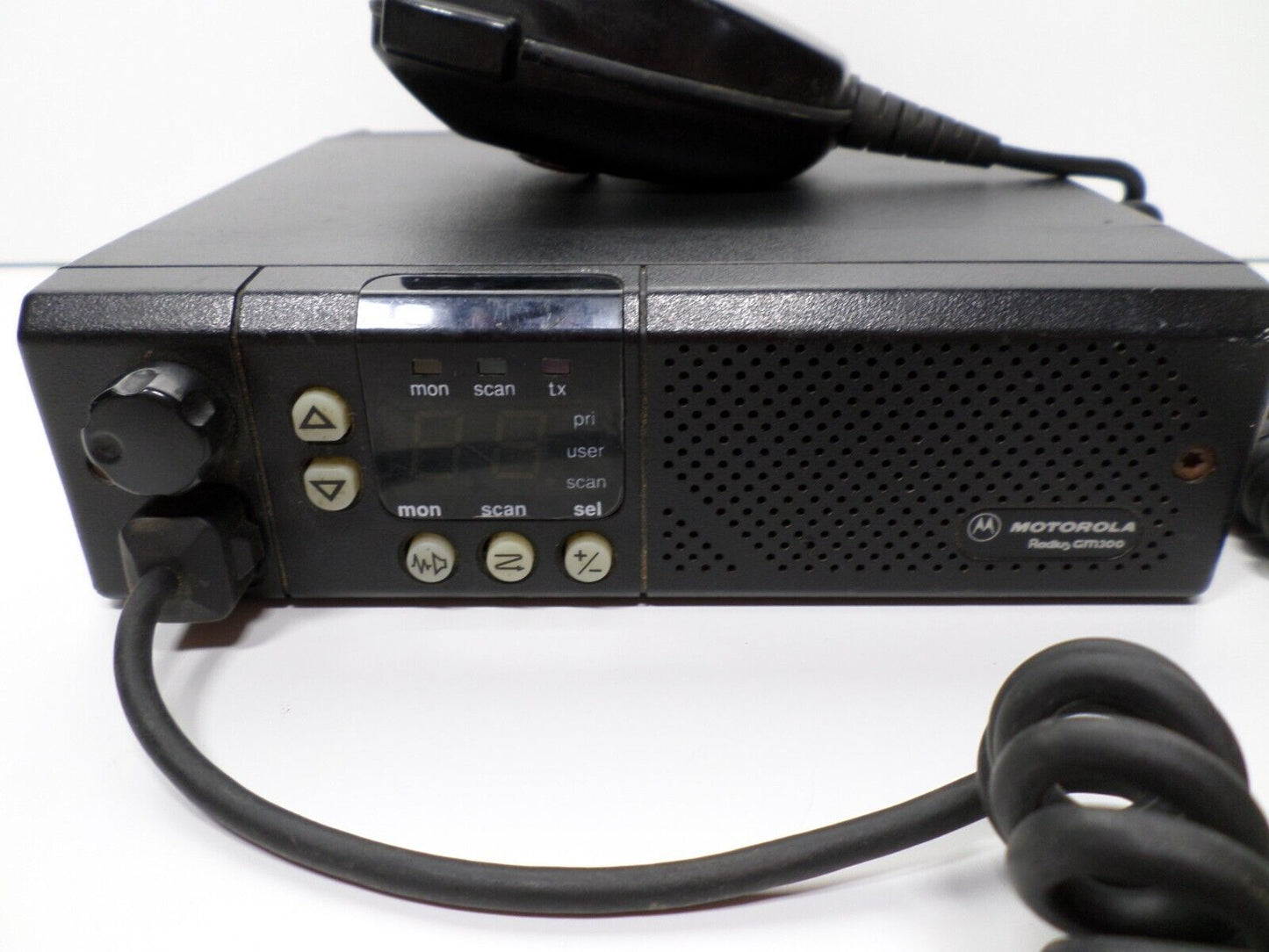 Motorola Radius GM300 M43GMC29C2AA 146-174MHz Mobile 2-Way Radio & HMN3596A Mic