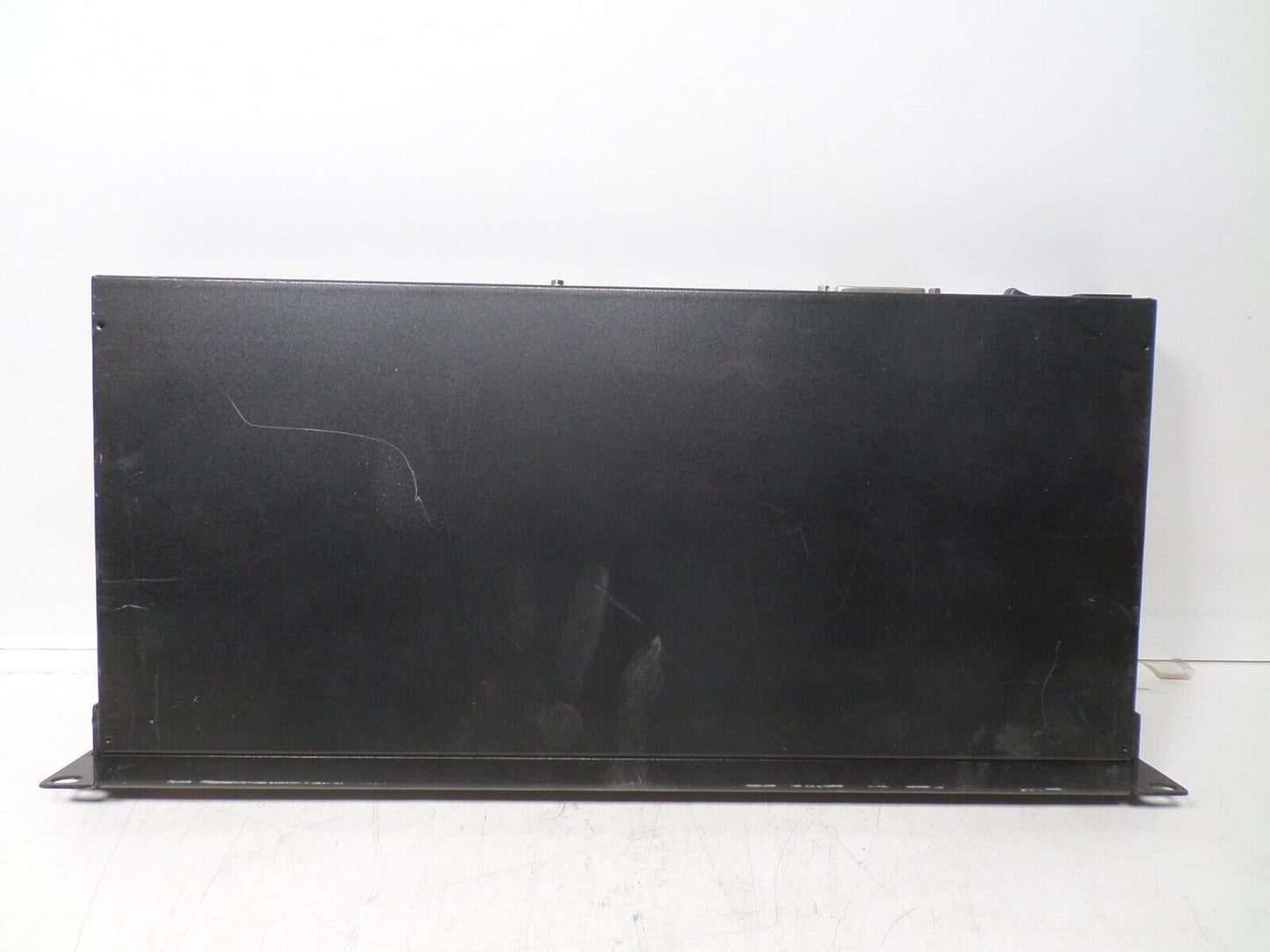 APC AP5201 8-Port High-Density KVM Switch Multi Platform W/EARS