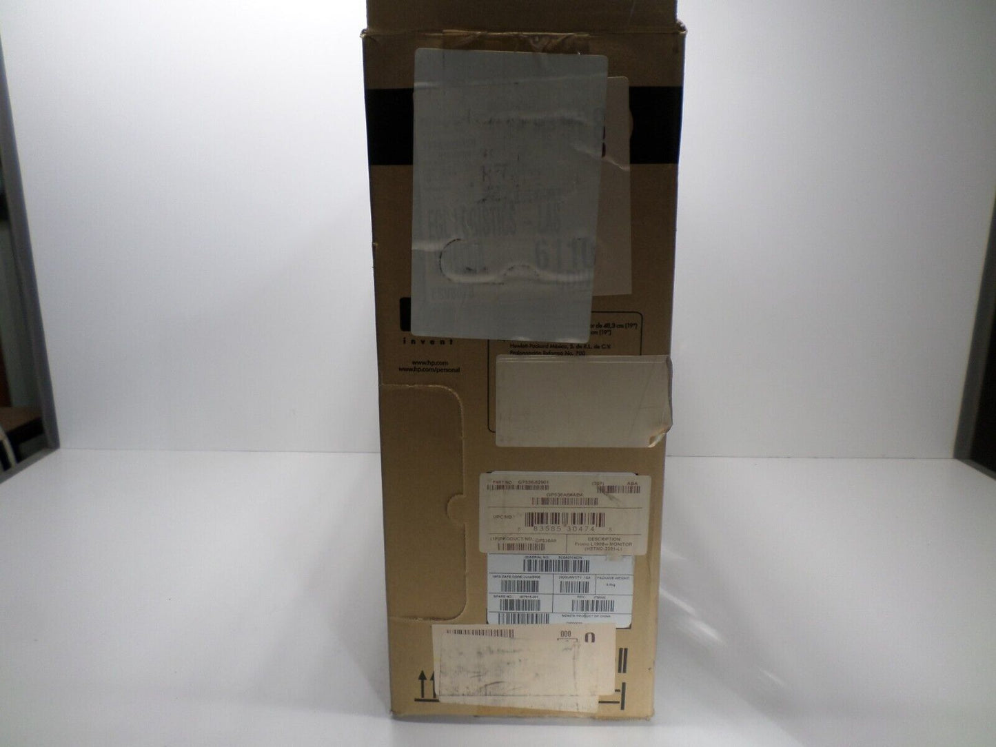 Genuine New Open Box HP Color Monitor Model HSTND-2351-F 19" Color Monitor L1908
