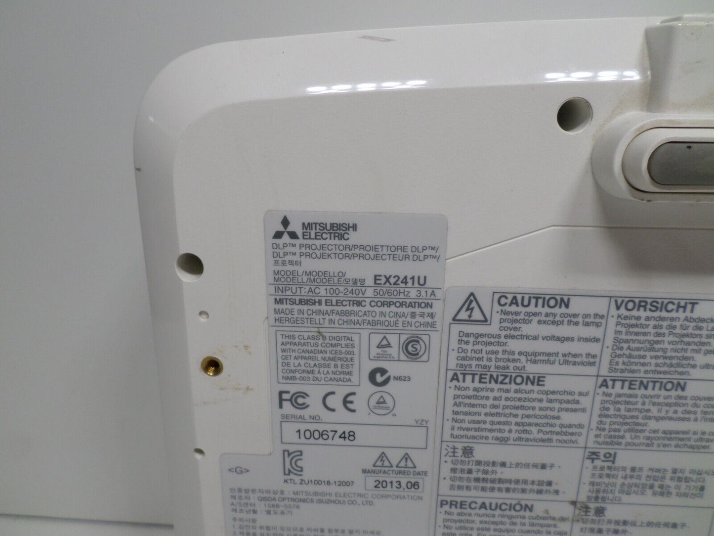 Mitsubishi EX241U DLP Projector- 11 LAMP HRS