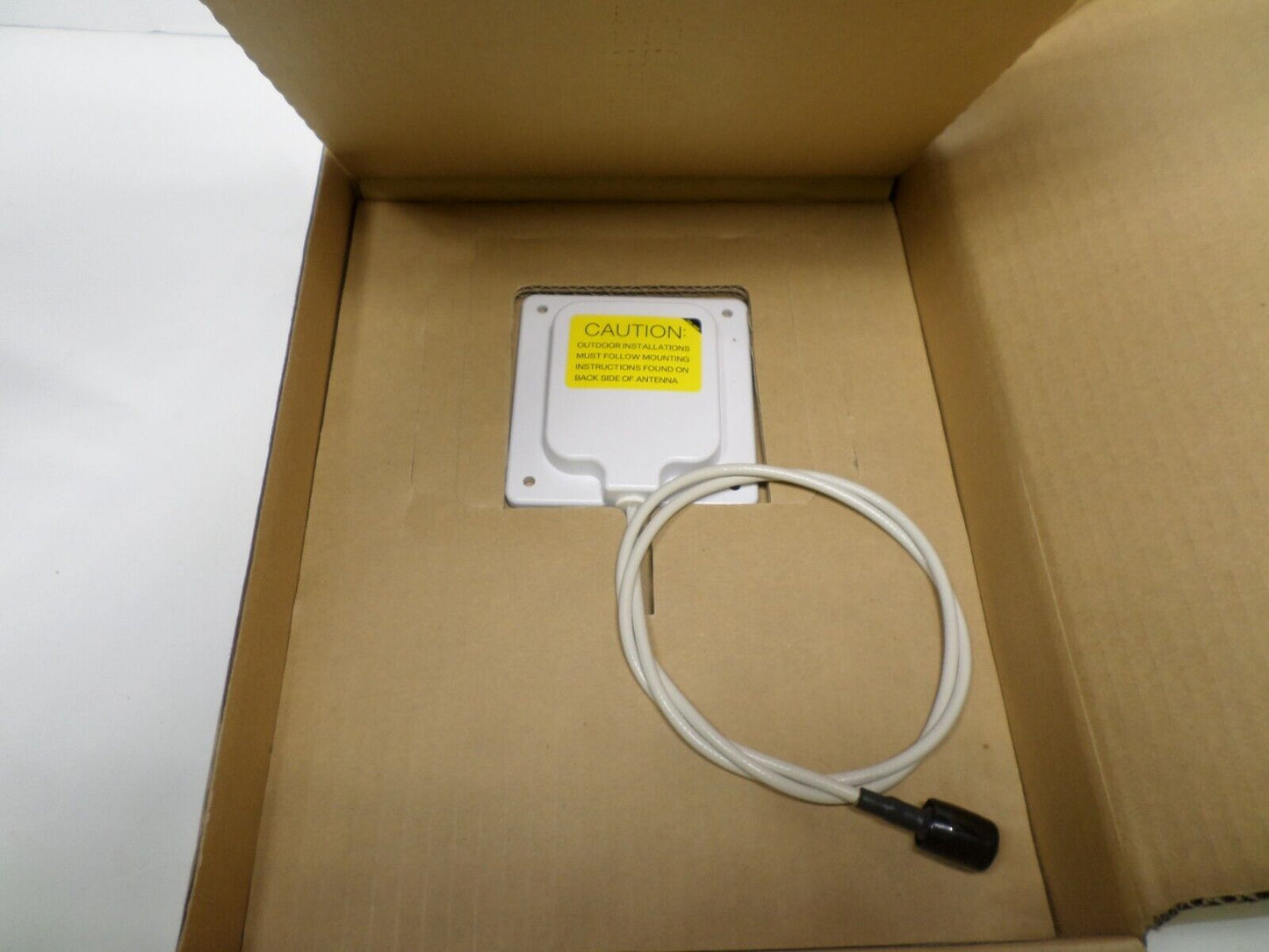 CISCO AIR-ANT2460P-R Indoor/Outdoor 6DBI 2.4GHz Patch Directional Antenna RP-TNC