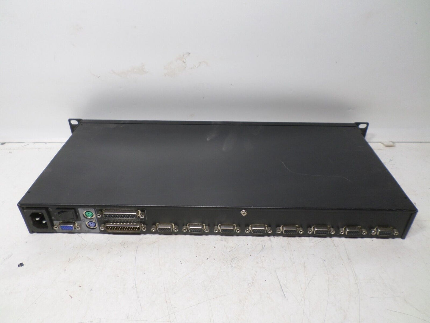 APC AP5201 8-Port High-Density KVM Switch Multi Platform W/EARS