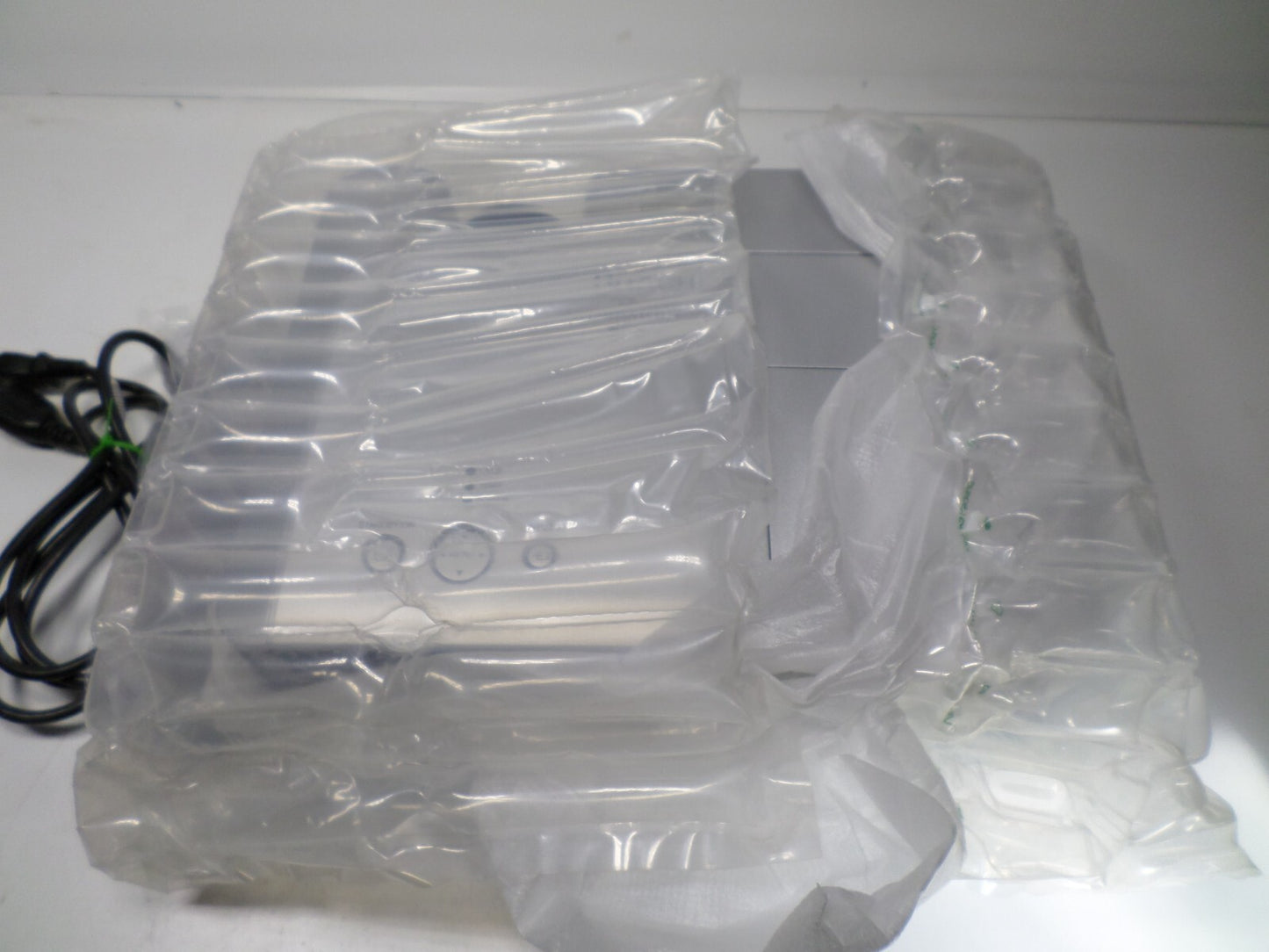 Hitachi CP-X260UF Digital Projector 3LCD 2500 Lumens