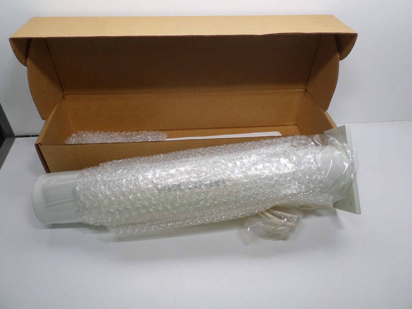 Cisco Aironet 13.5dBi 2.4 GHz AIR-ANT1949 Yagi Mast Mount Antenna