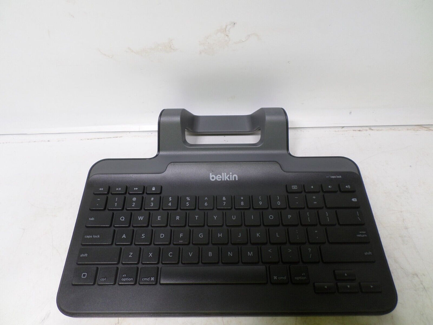Belkin B2B131 Wired Keyboard with Stand for iPad with 30-Pin Connector