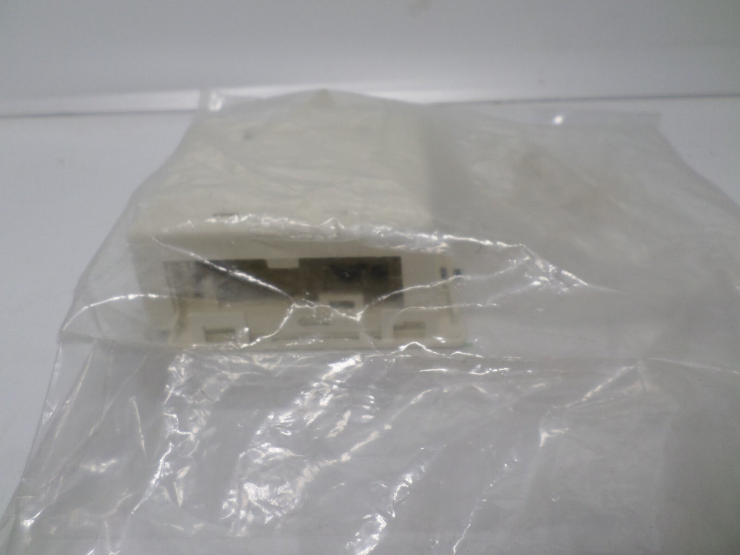 AMP 558521-2 00 NETCONNECT OFFICE BOX KIT 2 PORT NEW