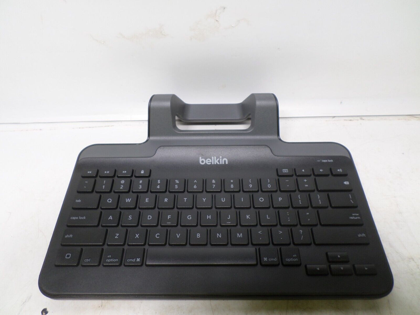 Belkin B2B131 Wired Keyboard with Stand for iPad with 30-Pin Connector