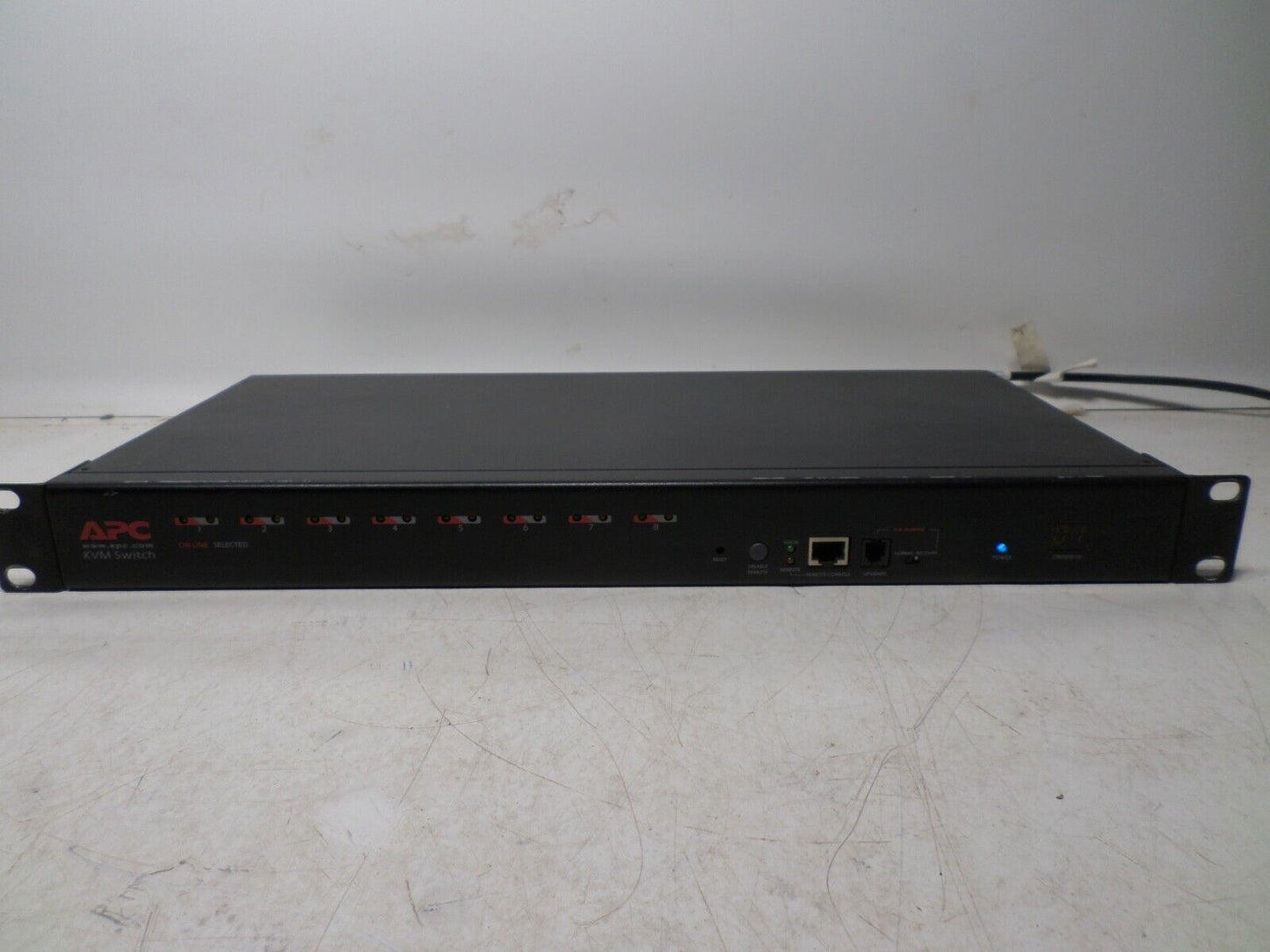 APC AP5201 8-Port High-Density KVM Switch Multi Platform W/EARS