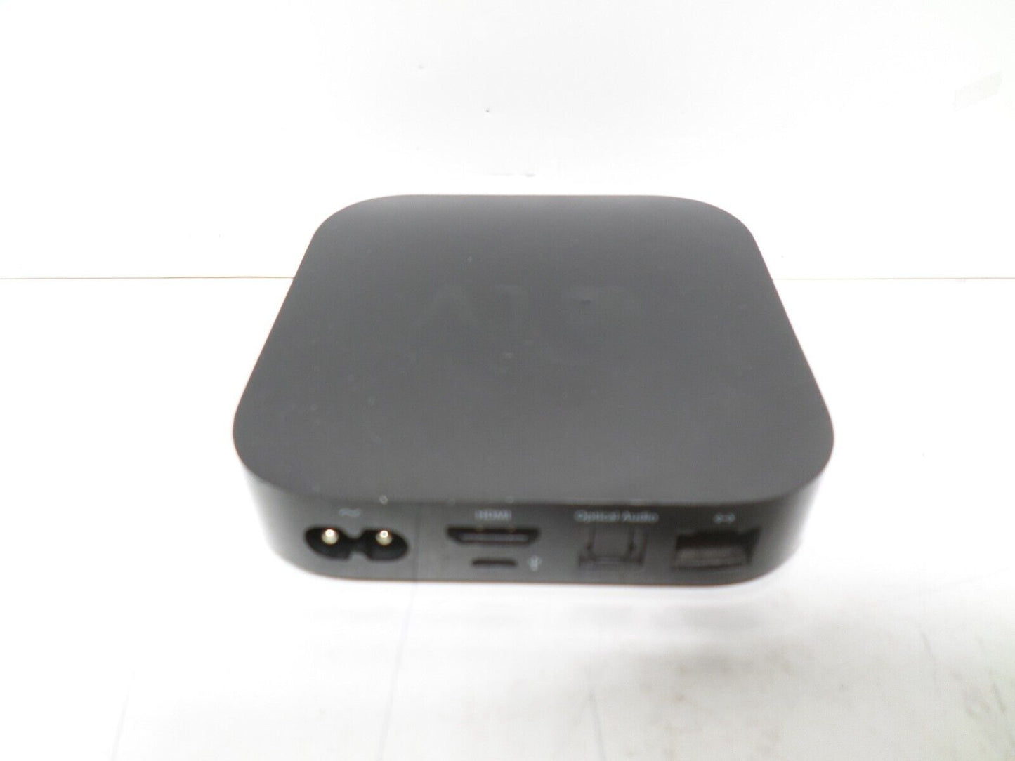 Apple TV 3rd Gen HD Media Streamer Streaming Box w/Power Cord and Remote