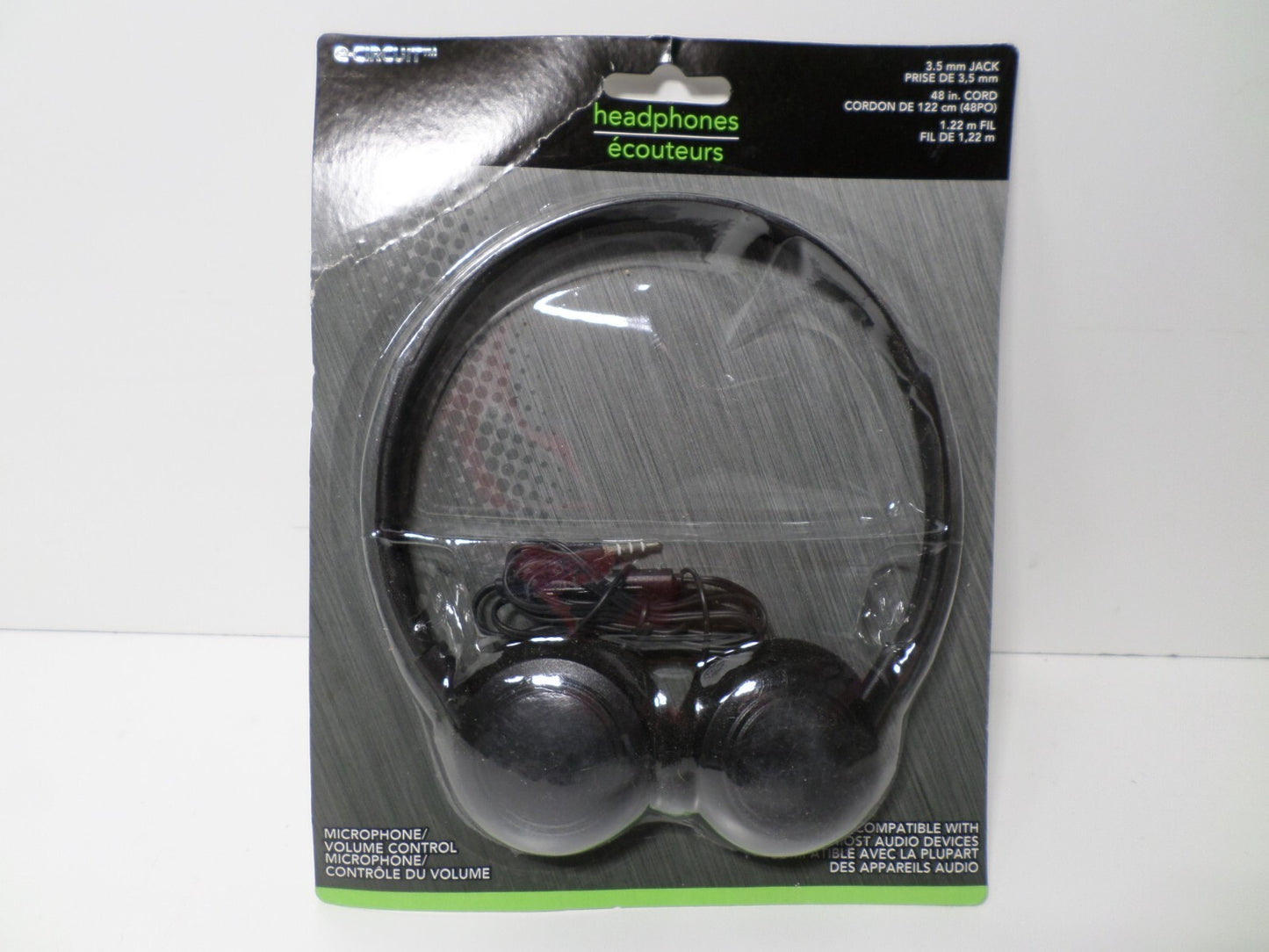 E-CIRCUIT Ultra Lightweight Dynamic Stereo Headphones. 3.5mm Stereo Plug