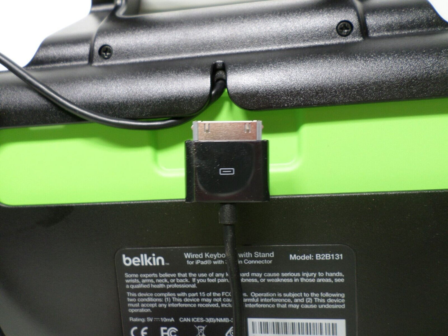 Belkin Wired Keyboard With Stand For iPad w/ 30 PIN Connector ~B2B131