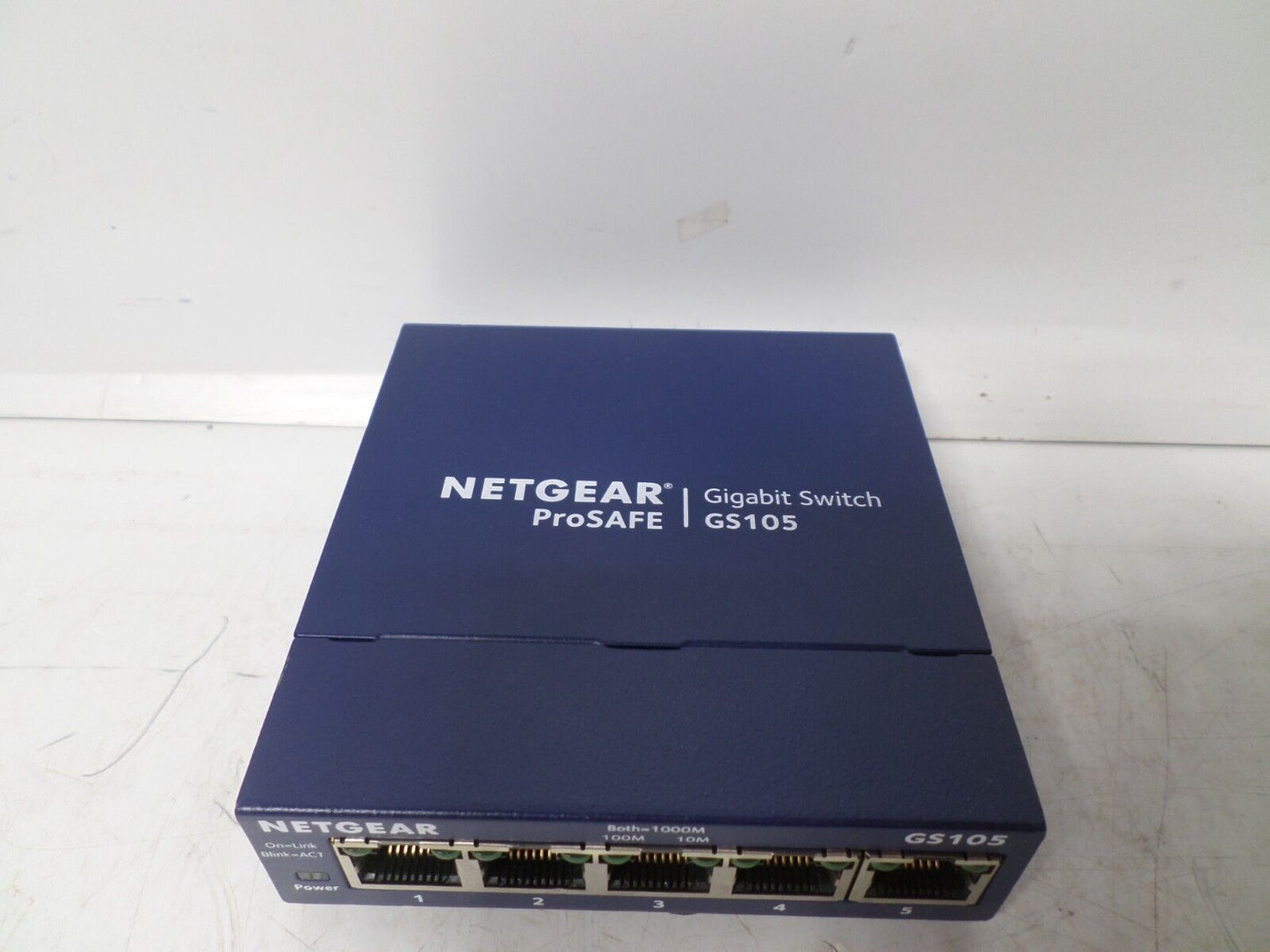 NET GEAR ProSafe GS105 v5 5-Port GIGABIT Ethernet SWITCH + POWER ADAPTER