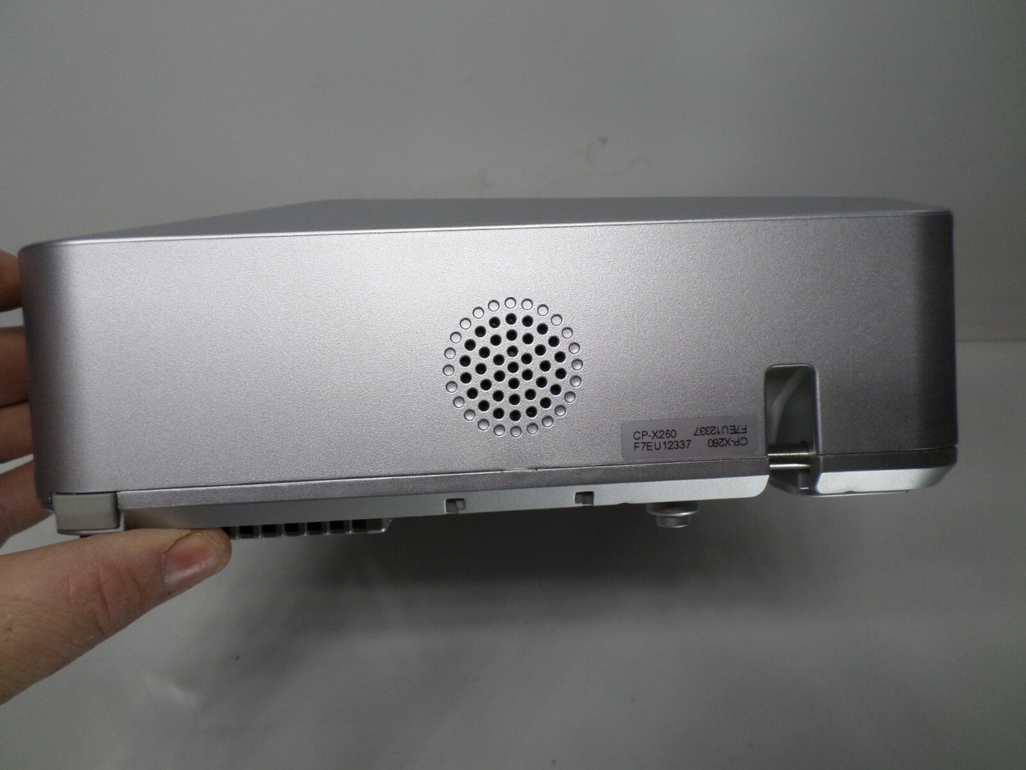 Hitachi CP-X260UF Digital Projector 3LCD 2500 Lumens