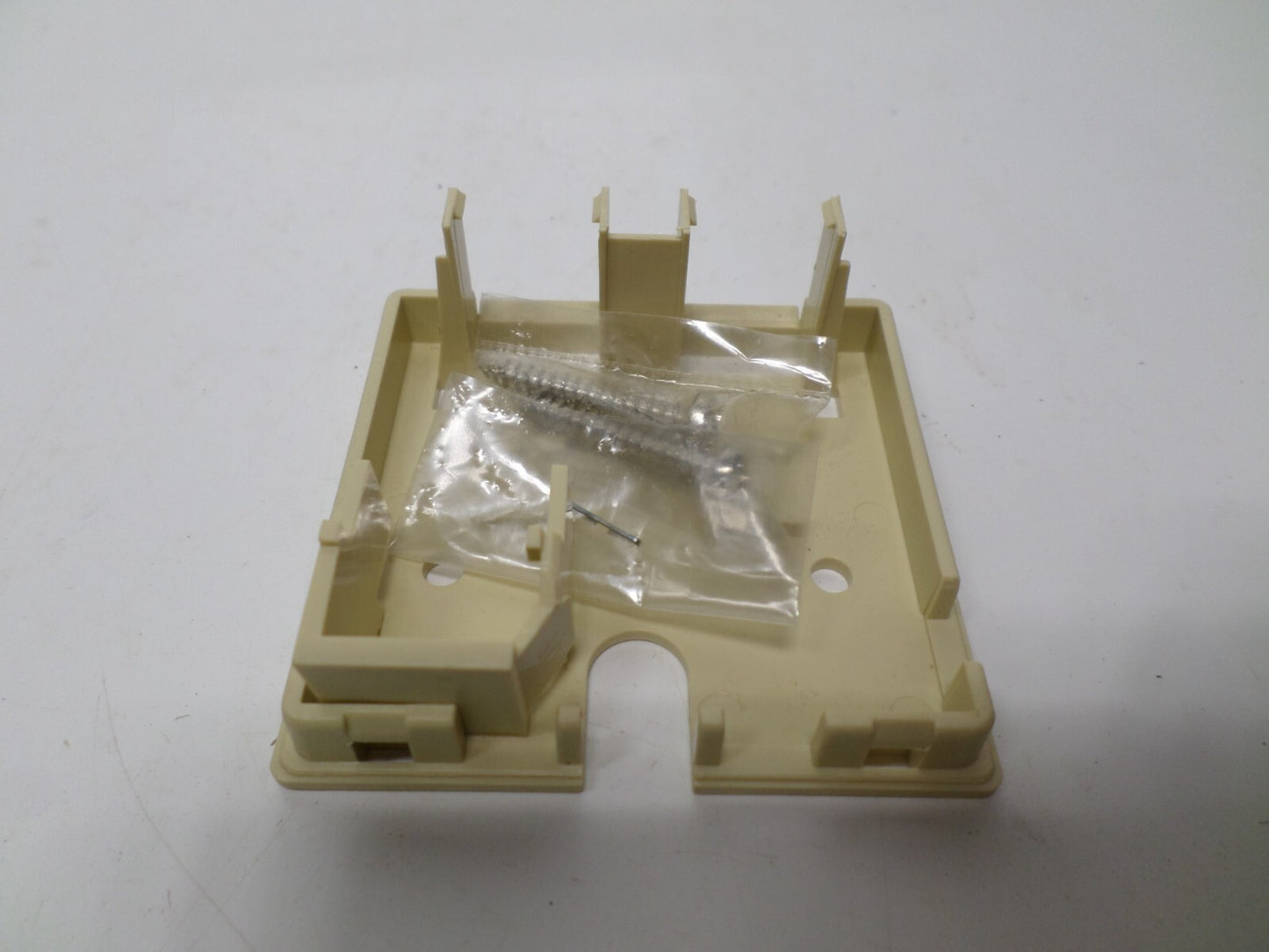LUCENT SURFACE MOUNT BOX #107984049 M102SMB-246 BEIGE Dual Port