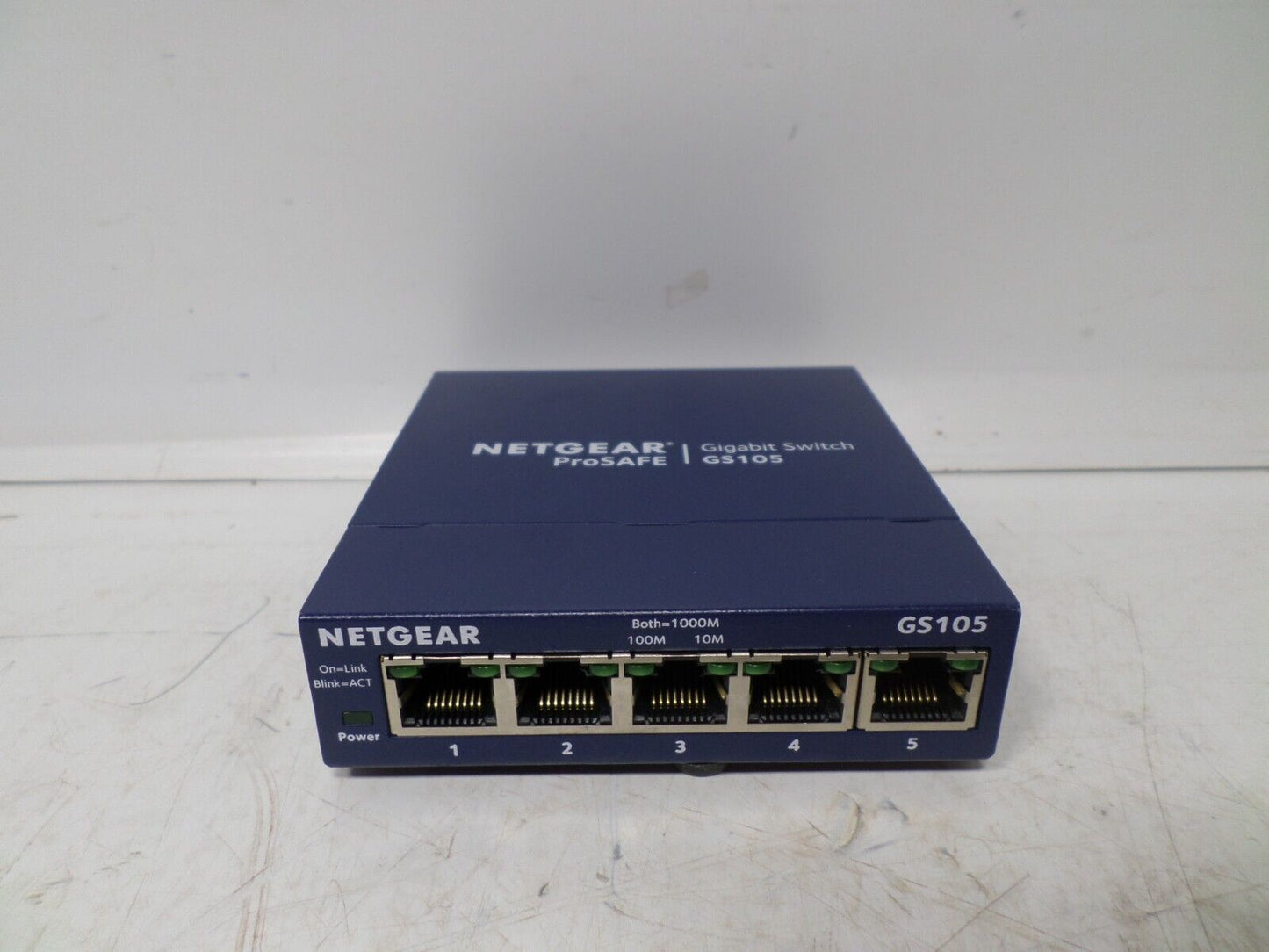 NET GEAR ProSafe GS105 v5 5-Port GIGABIT Ethernet SWITCH + POWER ADAPTER