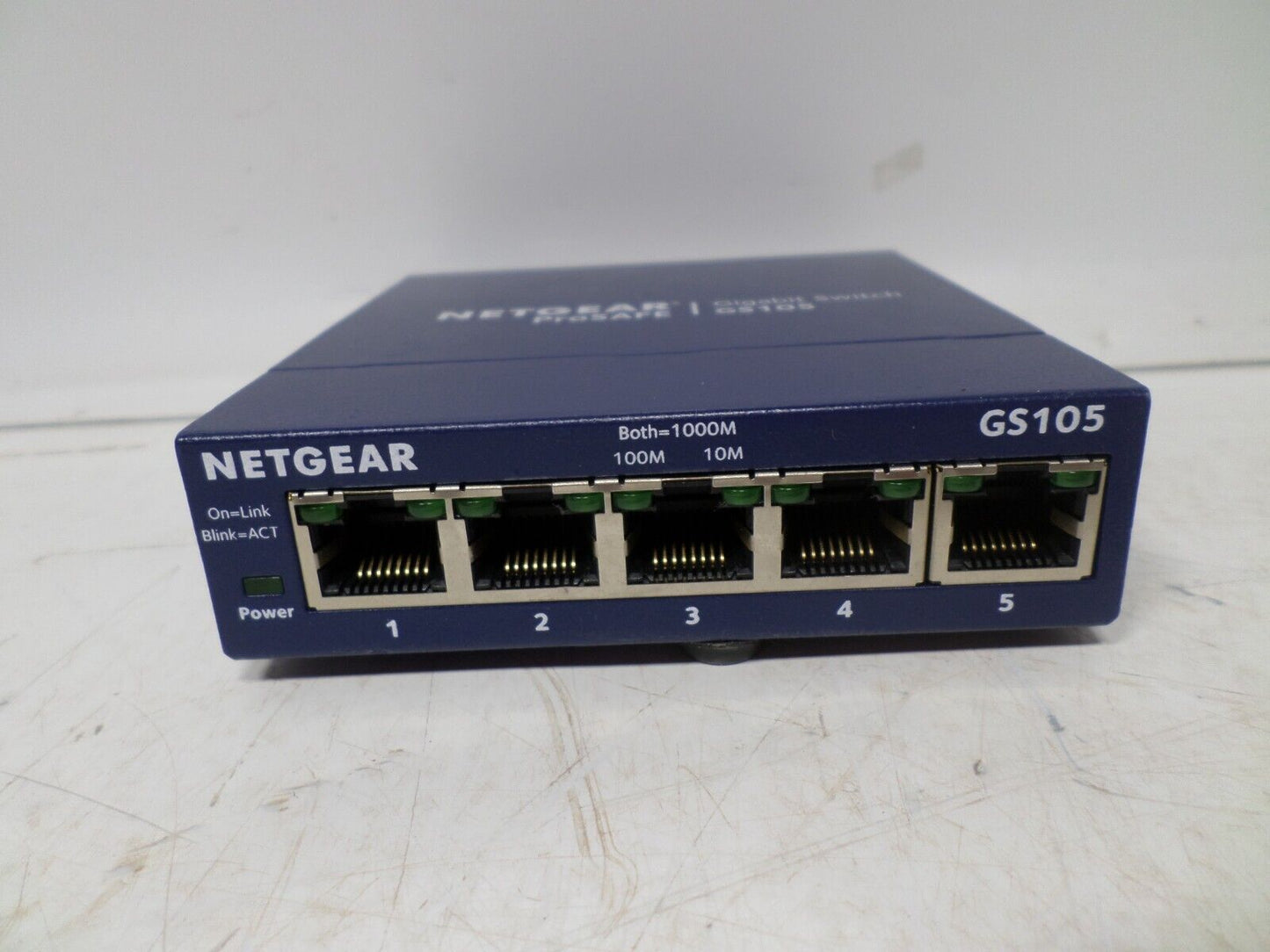 NET GEAR ProSafe GS105 v5 5-Port GIGABIT Ethernet SWITCH + POWER ADAPTER