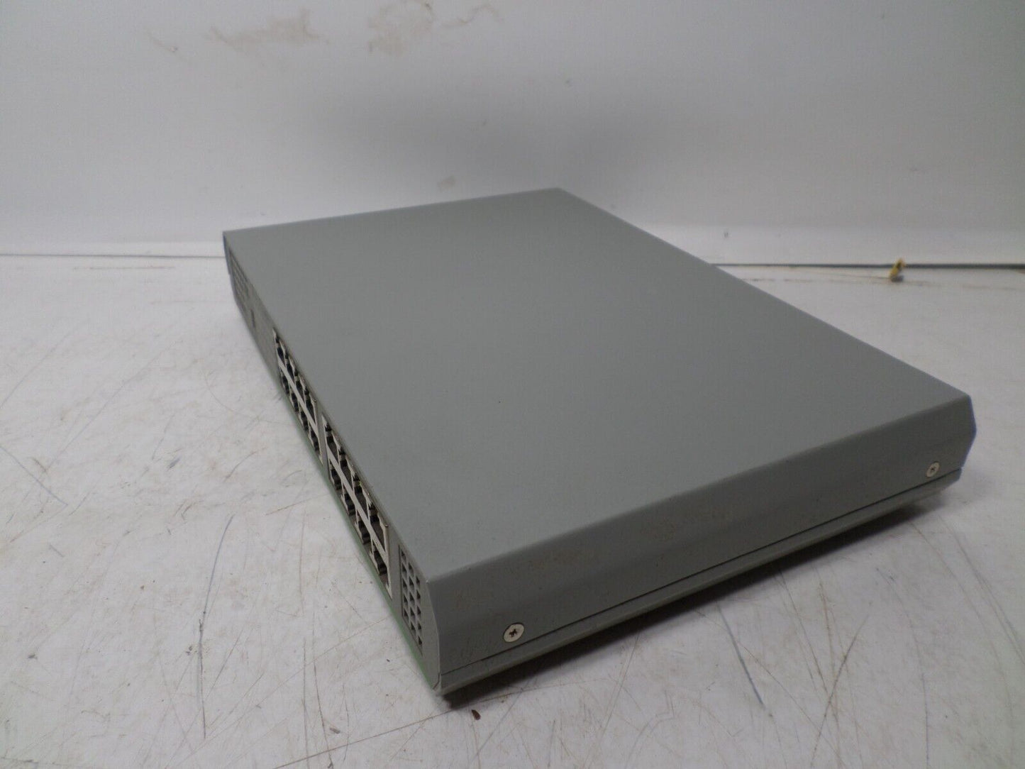 Allied Telesis AT-GS910/16 Gigabit Unmanaged Network Switch with Power Cord