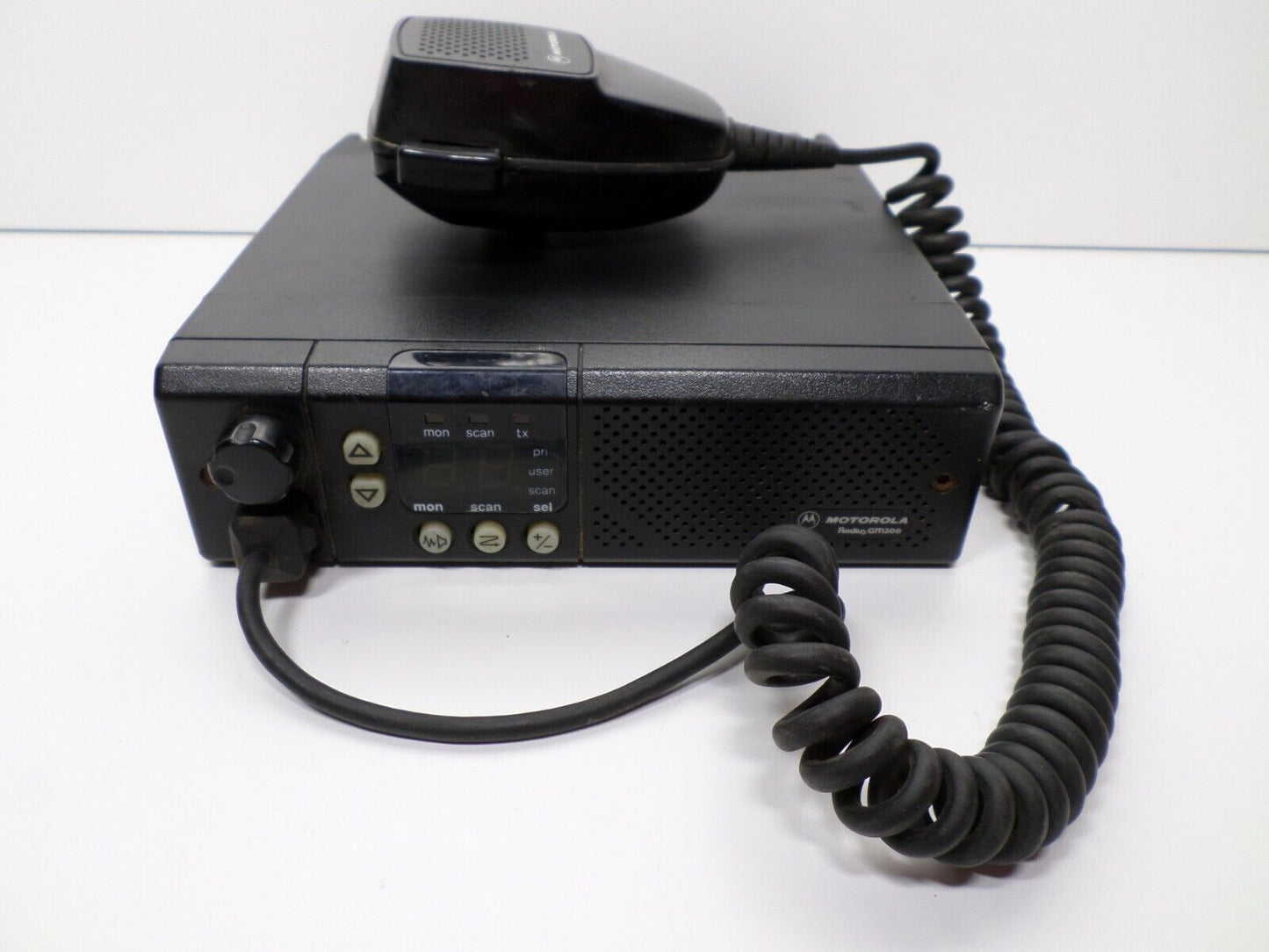Motorola Radius GM300 M43GMC29C2AA 146-174MHz Mobile 2-Way Radio & HMN3596A Mic