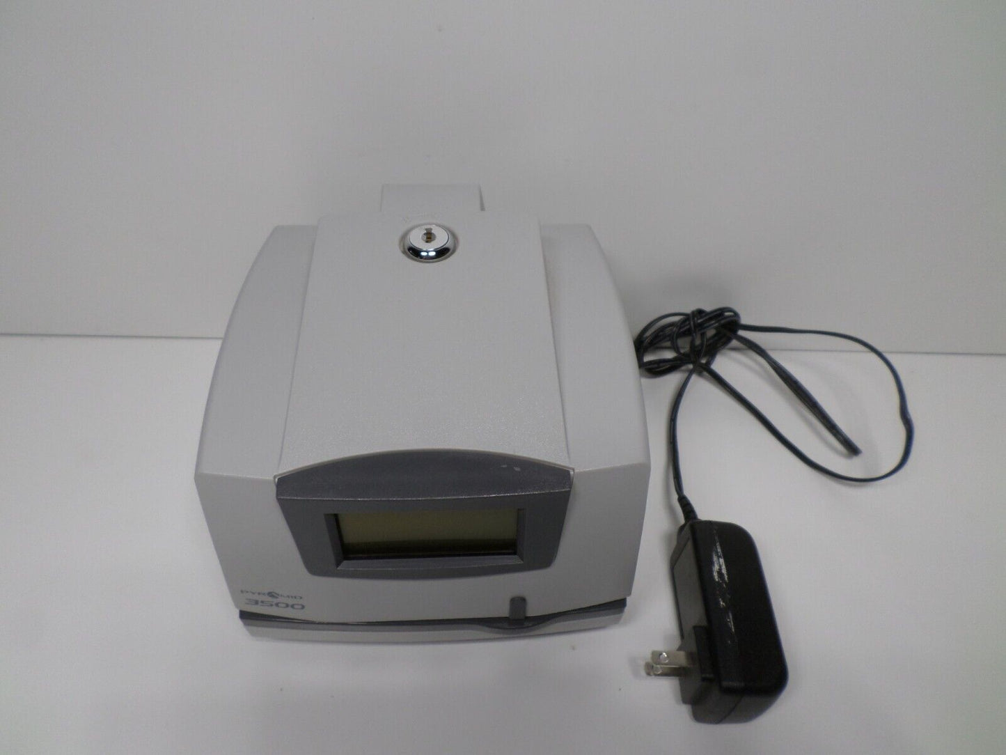 Pyramid 3500 Time Clock w/PwrCrd (PwrsOn) No Key - No Mounting Screws - USED