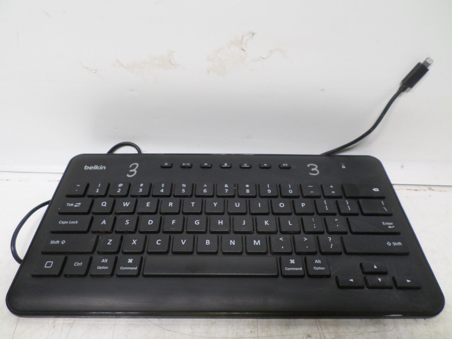 Belkin Wired Keyboard for IPAD with Lighting Connector -B2B124 (LOT OF 10)