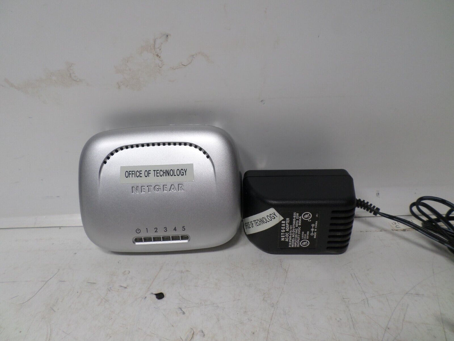 Netgear FS605 v2