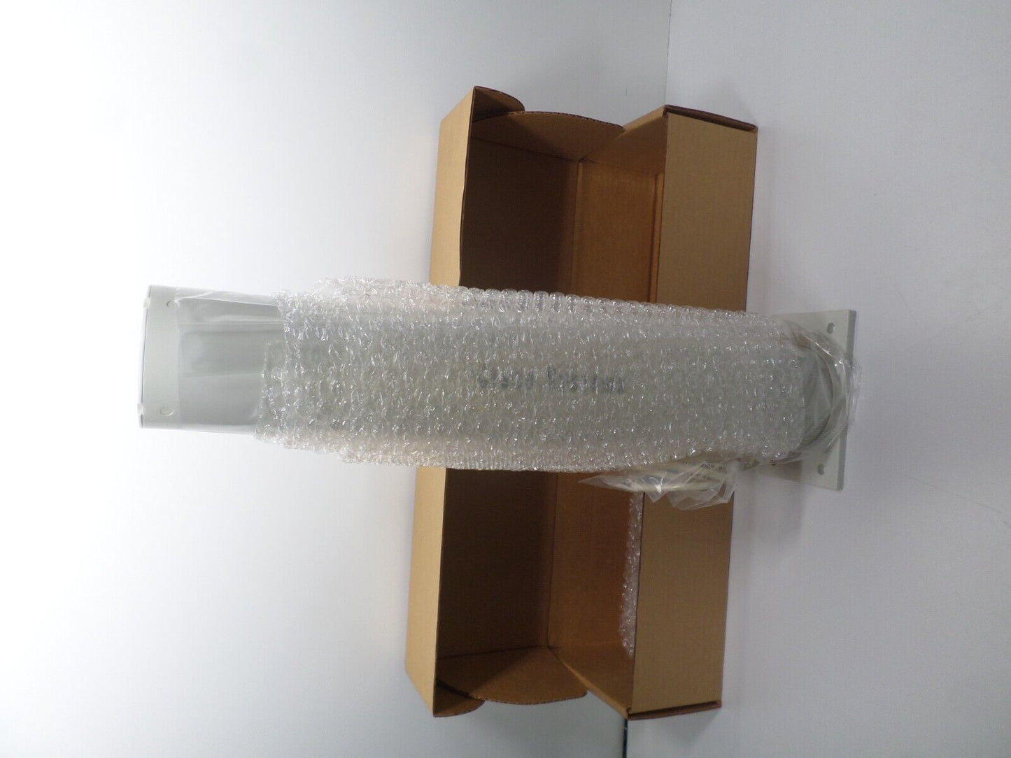 Cisco Aironet 13.5dBi 2.4 GHz AIR-ANT1949 Yagi Mast Mount Antenna