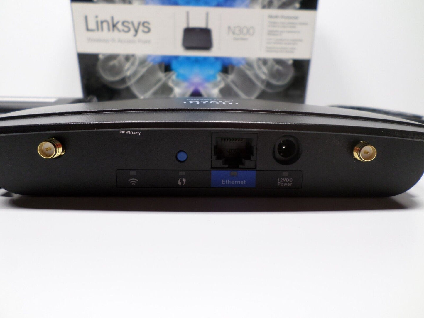 Linksys E1200 300 Mbps 4-Port 10/100 Wireless N Router - Tested & Working