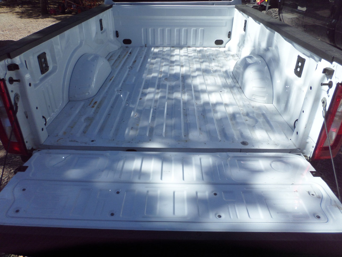 2023 FORD F250/F350 TRUCK BED BOX LONG 8' SRW WHITE COMLETE W/ TAILGATE , LIGHTS