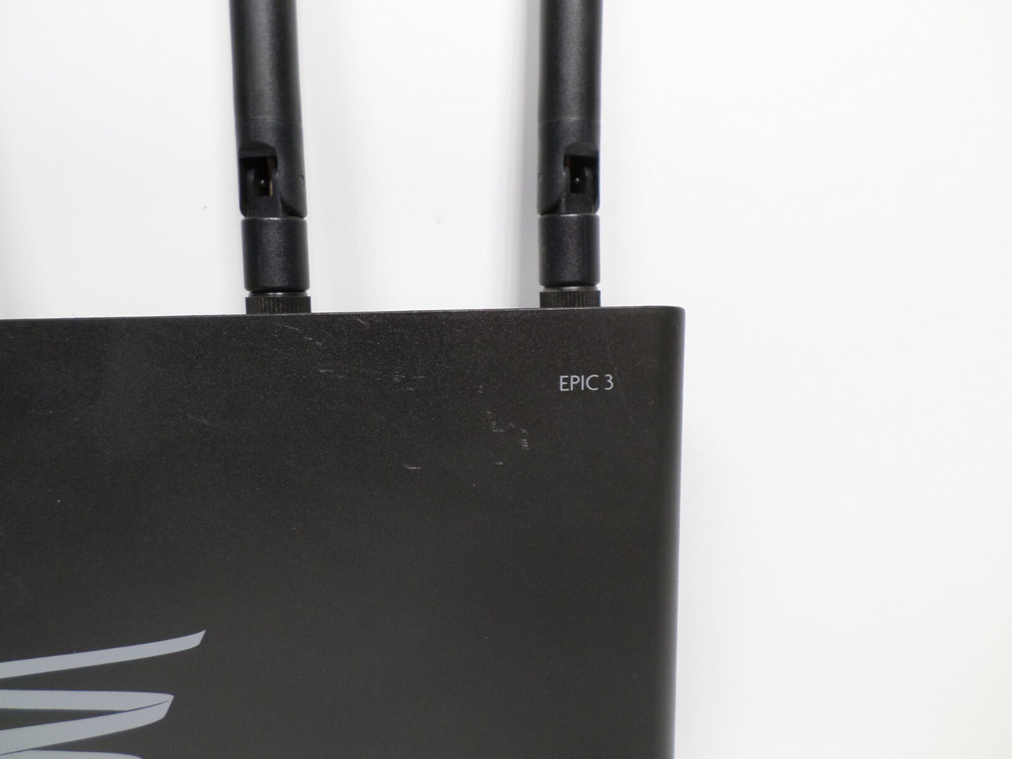 USED Luxul Epic 3 Dual Band Wireless Gigabit Router (XWR-3150)