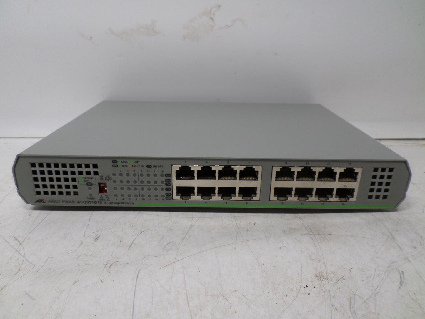 Allied Telesis AT-GS910/16 Gigabit Unmanaged Network Switch with Power Cord