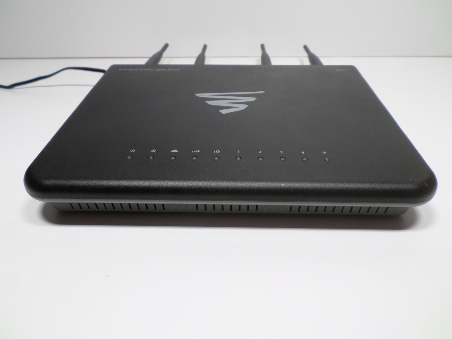 USED Luxul Epic 3 Dual Band Wireless Gigabit Router (XWR-3150)