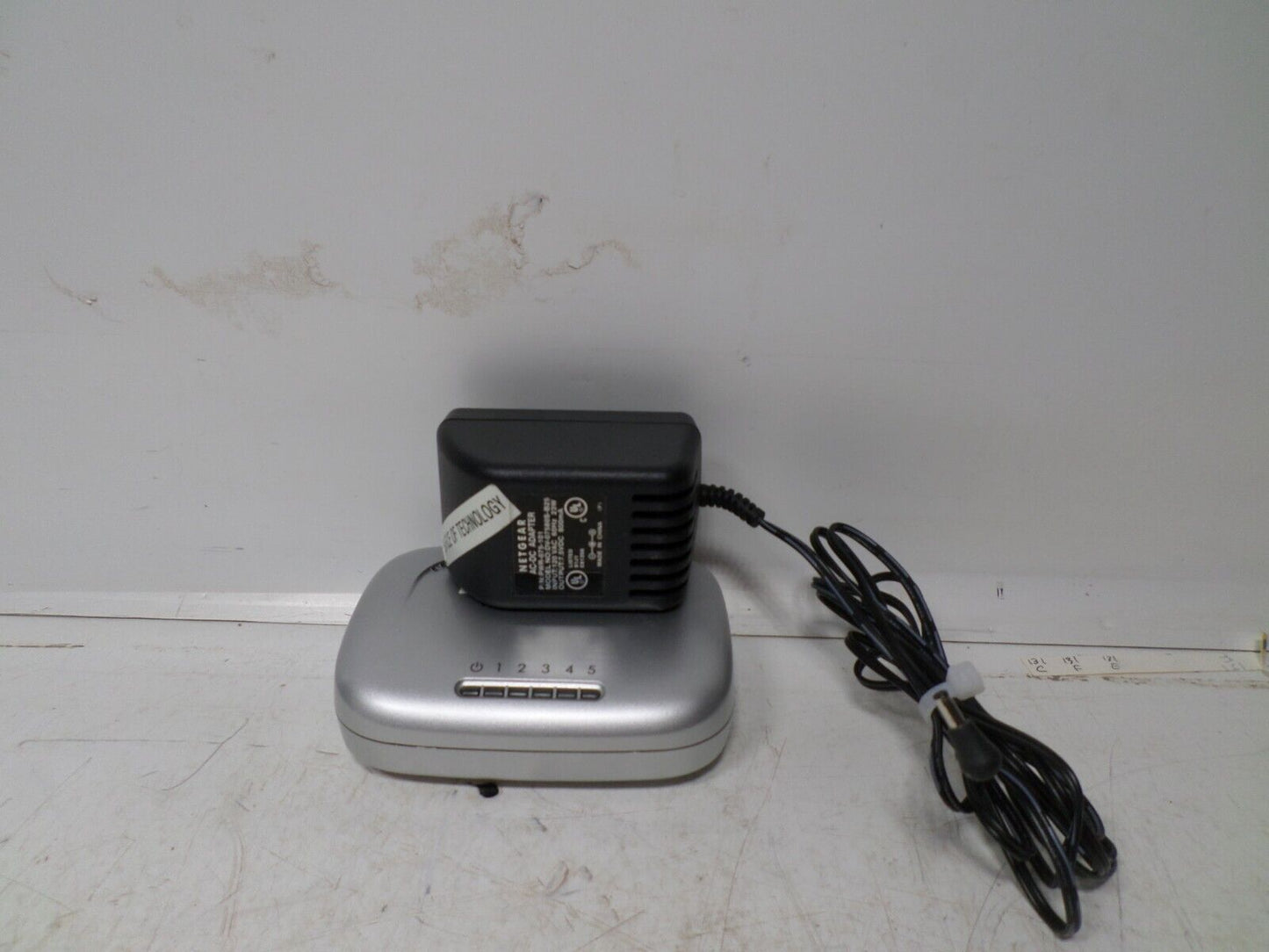 Netgear FS605 v2