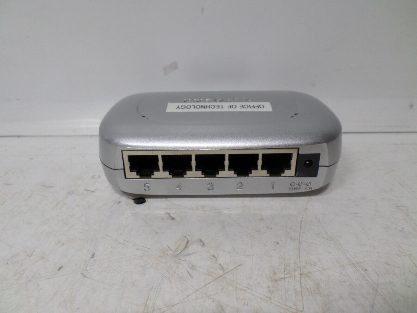 Netgear FS605 v2