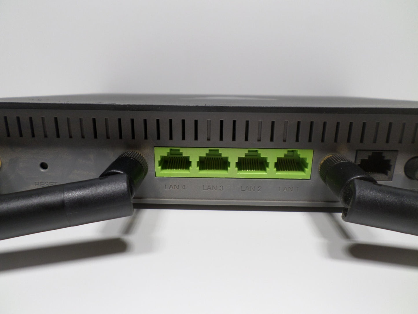 USED Luxul Epic 3 Dual Band Wireless Gigabit Router (XWR-3150)