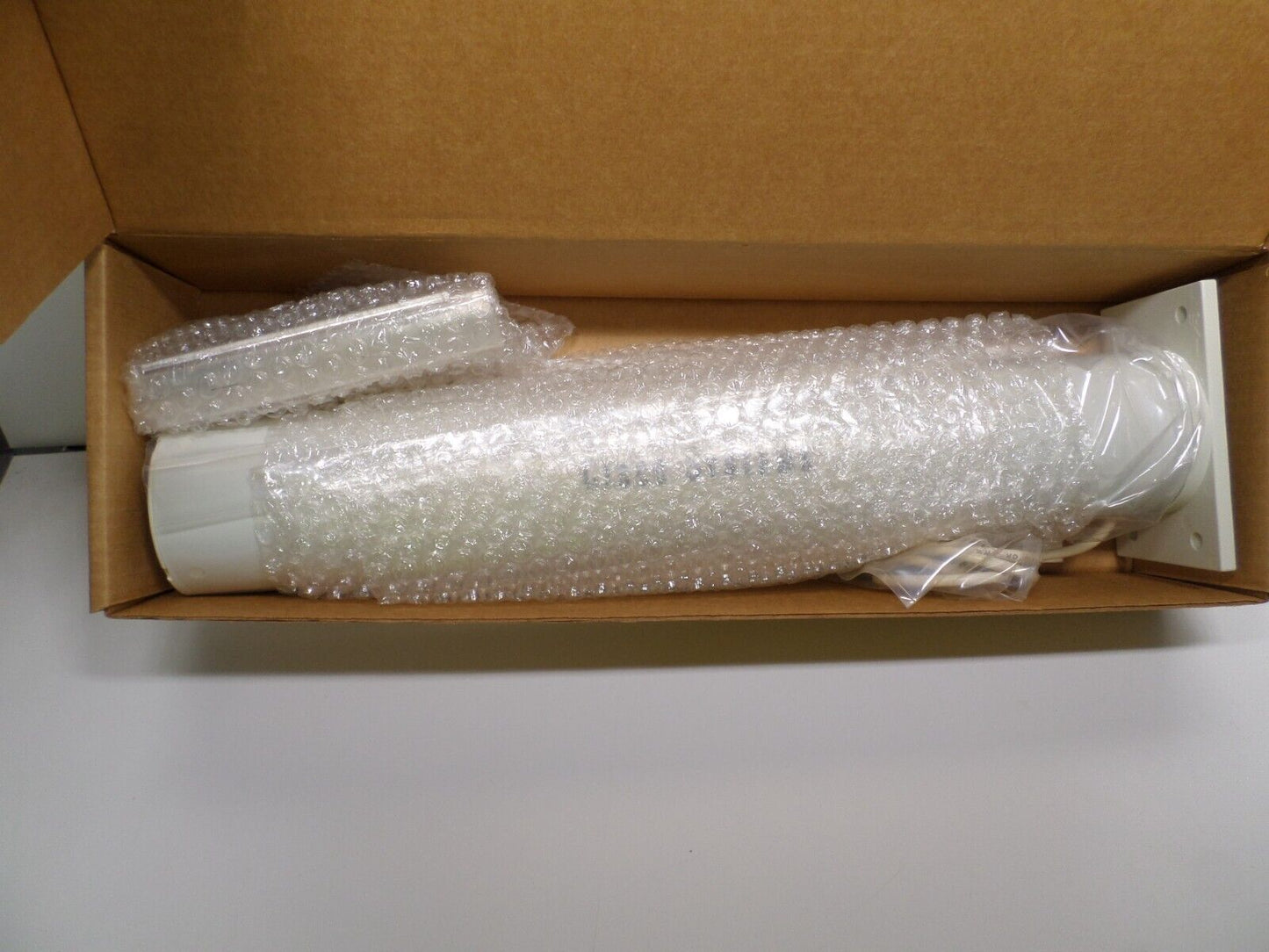 Cisco Aironet 13.5dBi 2.4 GHz AIR-ANT1949 Yagi Mast Mount Antenna