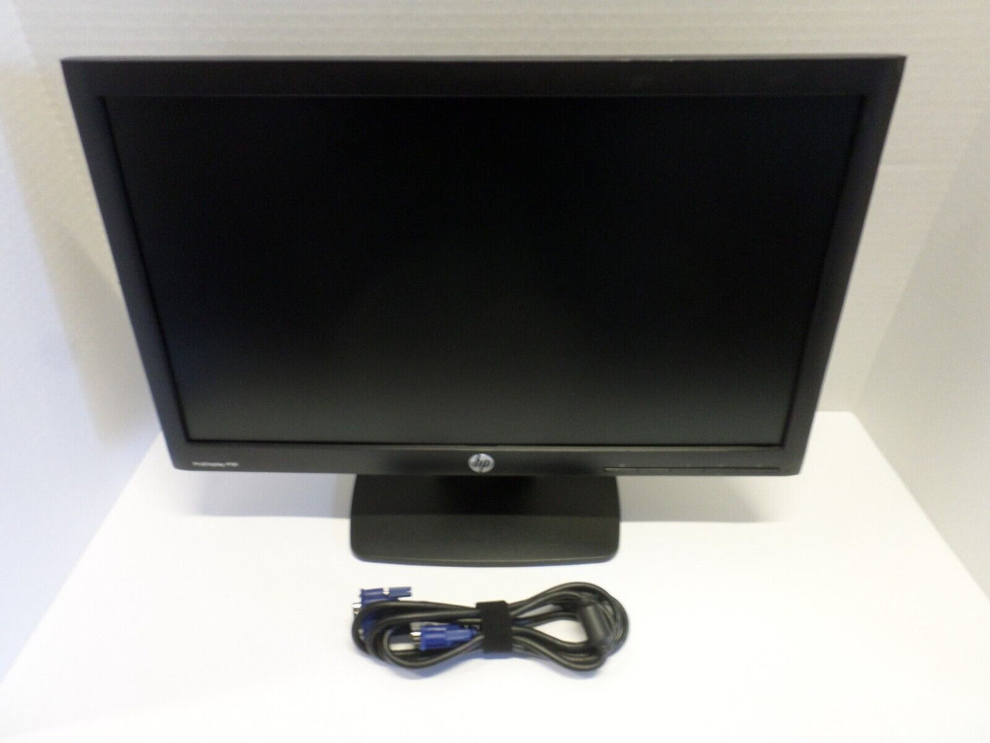 HP ProDisplay P191 18.5" Widescreen 1366x768 LED LCD Monitor
